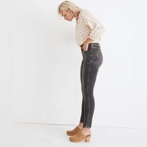 Madewell 10" High-Rise Skinny Crop Jeans .